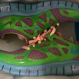🔥Doernbecher freestyle Womens Nike free run🔥